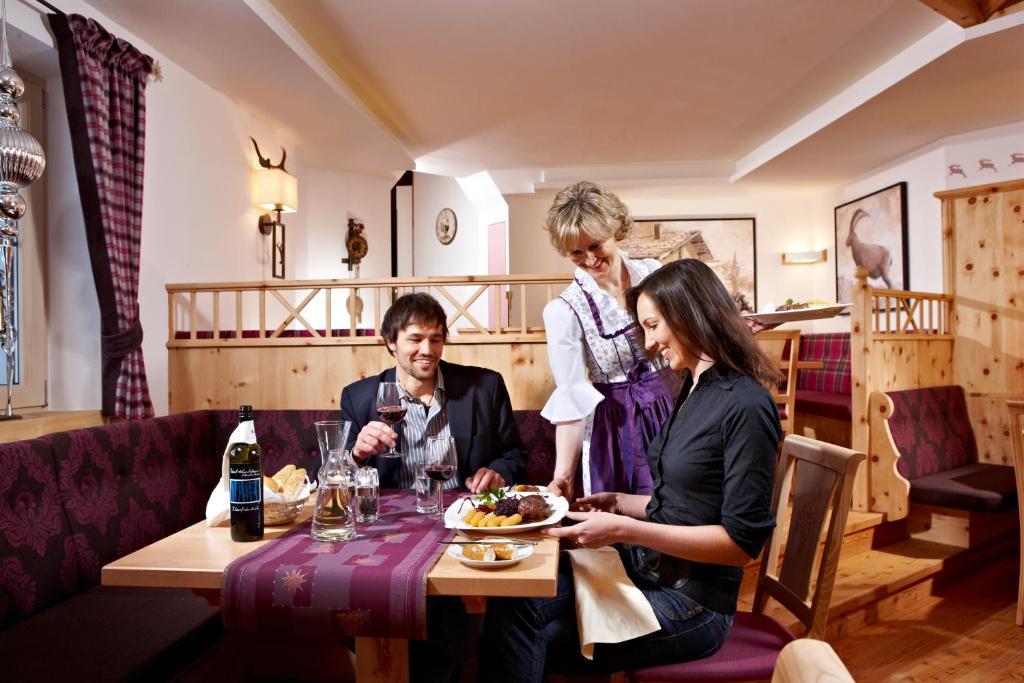 Biohotel Castello Koenigsleiten 쾨닉슬라이텐 외부 사진